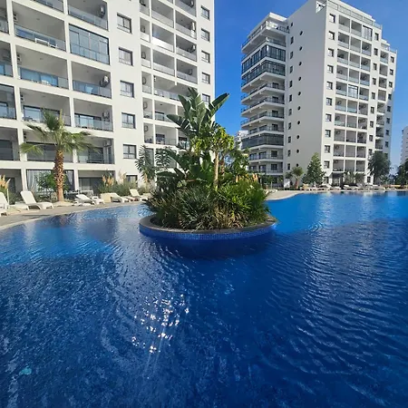 Spacious With Sea And Pool Views Apartamento Trikomo