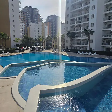 Spacious With Sea And Pool Views