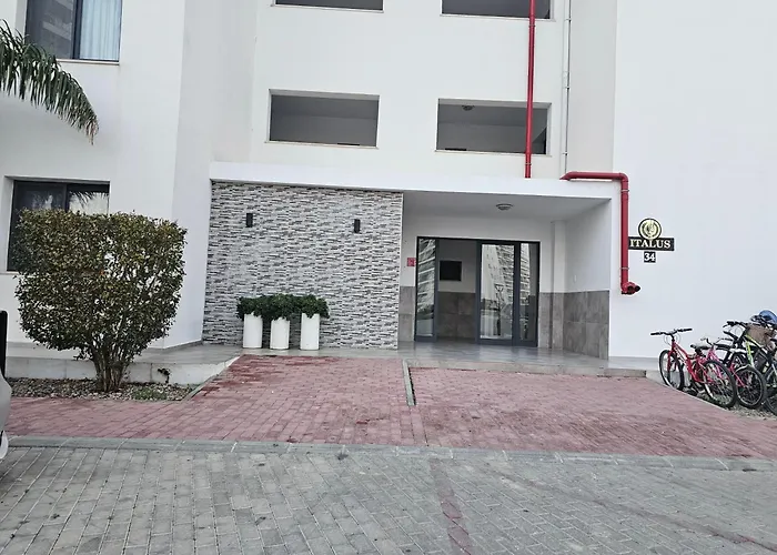 Caesar Lux Apartment Trikomo